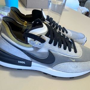 Nike Waffle One Vintage Sneakers